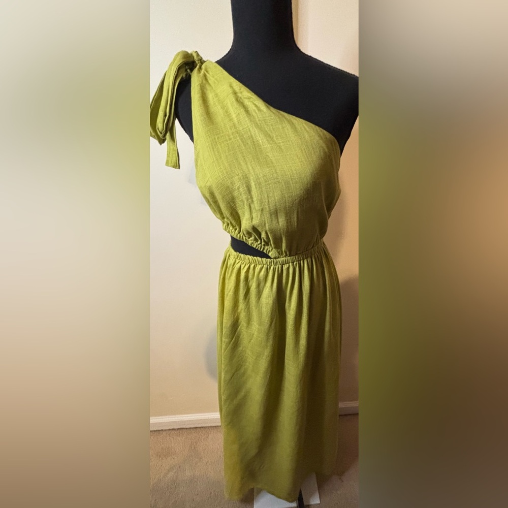Elegant One-Shoulder Green Maxi Dress with Cut Out side-Medium